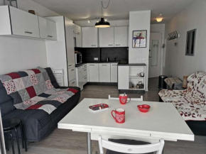 Charmant studio 4 pers avec balcon, centre station, proche pistes, ascenseur - FR-1-404-95